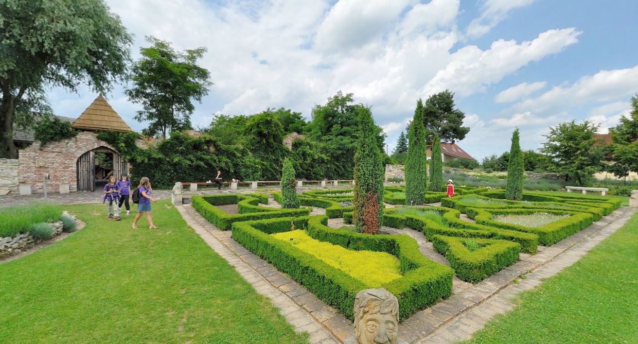 Ботанический сад в средневековой деревне «Ботаникус»